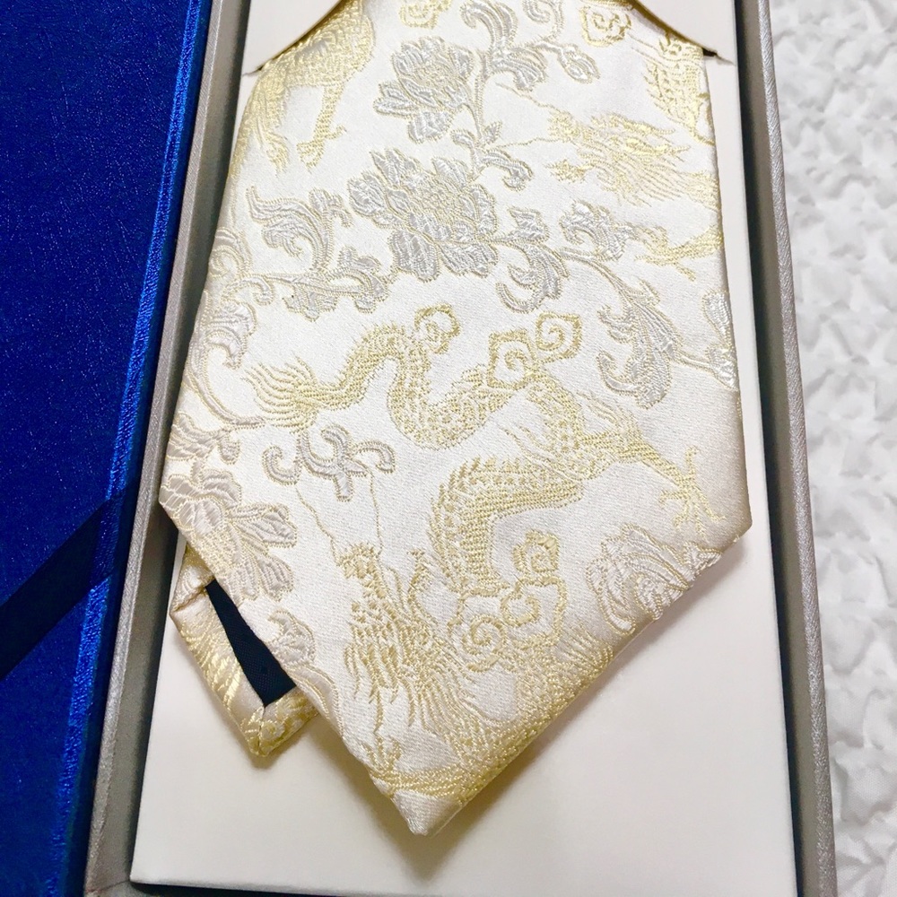 Dragon necktie